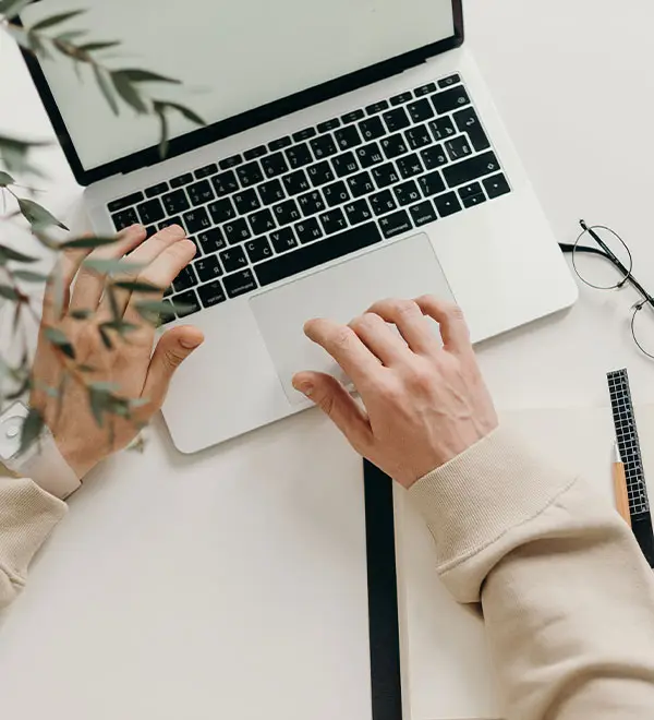 typing-on-laptop